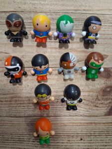 LOT 11 FIGURINES BALLE DC COMICS MATCH EUROGIFT