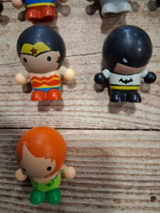 LOT 11 FIGURINES BALLE DC COMICS MATCH EUROGIFT