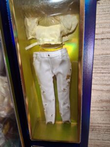 RAINBOW HIGH DELILAH FIELDS SERIE 4 MGA