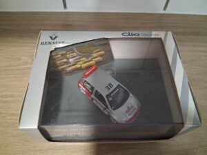 RENAULT CLIO TROPHY UNIVERSAL HOBBIES