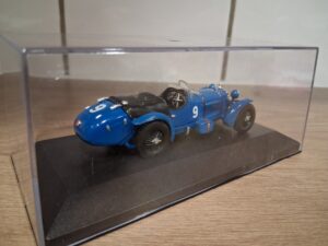 ALFA ROMEO 8C 1ER LE MANS 1934 IXO