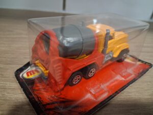 MAJORETTE CAMION TOUPIE