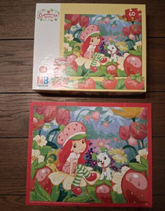 CHARLOTTE AUX FRAISES PUZZLE DE 60 PIECES MB